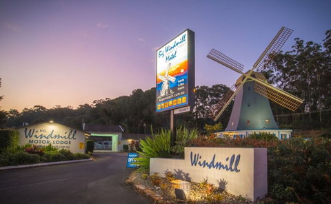 The Big Windmill Motor Lodge - Accommodation Coffs Harbour 0