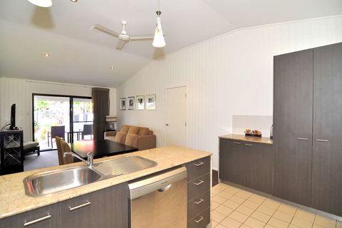 Mission Beach Resort - Accommodation Coffs Harbour 6