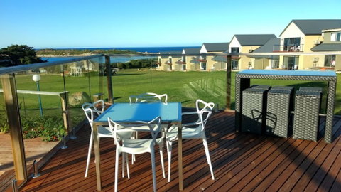 Diamond Island Resort - Accommodation Coffs Harbour 0