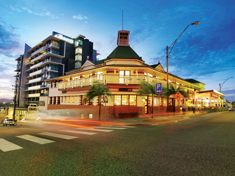 Oaks Grand Gladstone - Accommodation Coffs Harbour 0