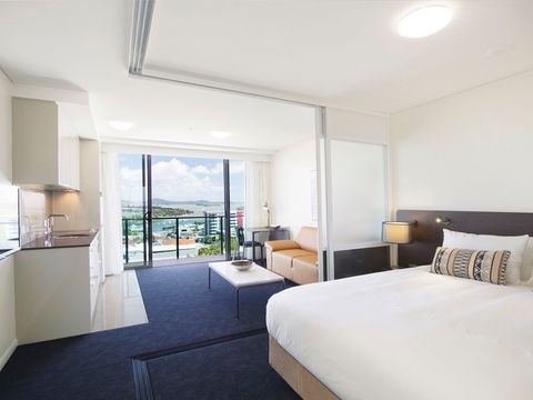 Oaks Grand Gladstone - Accommodation Coffs Harbour 4