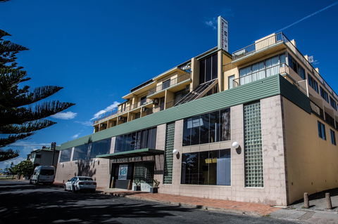 Alloggio Newcastle Beach Hotel - Accommodation Coffs Harbour 0