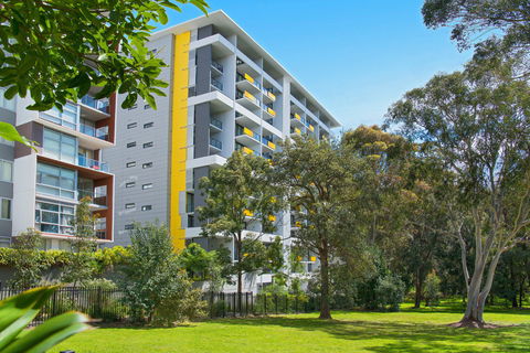 Astra Apartments MacQuarie Park - Accommodation Coffs Harbour 0