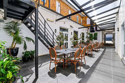 CH Boutique Hotel - Accommodation Coffs Harbour 2