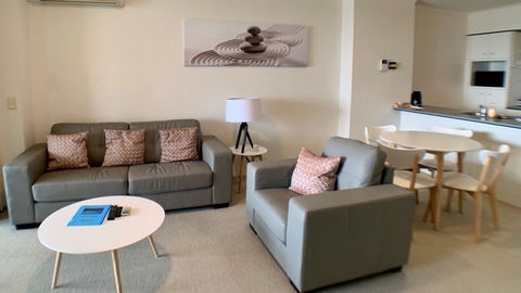 Astra Apartments Brisbane - Accommodation Coffs Harbour 7