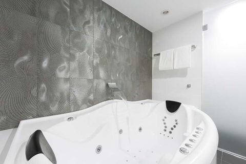 Avenue Hotel Canberra - Accommodation Coffs Harbour 3