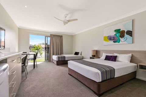 Econo Lodge Beachside - Accommodation Coffs Harbour 10