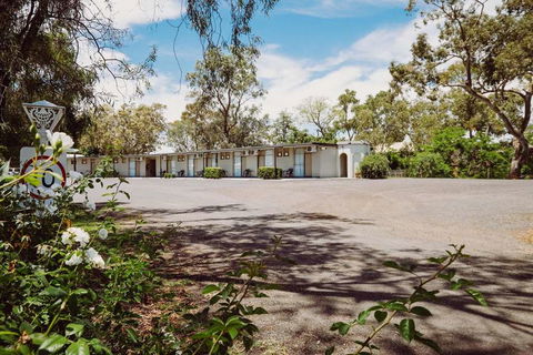 Artesian Spa Motor Inn - Accommodation Coffs Harbour 1