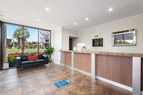 Comfort Inn Deakin Palms - Accommodation Coffs Harbour 0