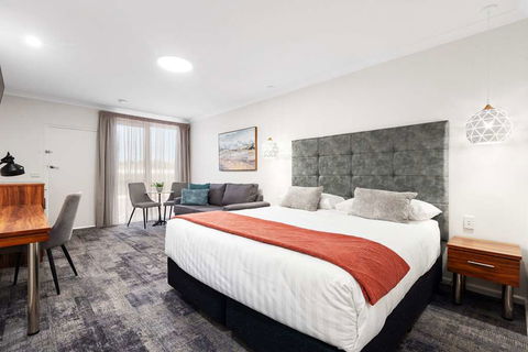 Comfort Inn Deakin Palms - Accommodation Coffs Harbour 2