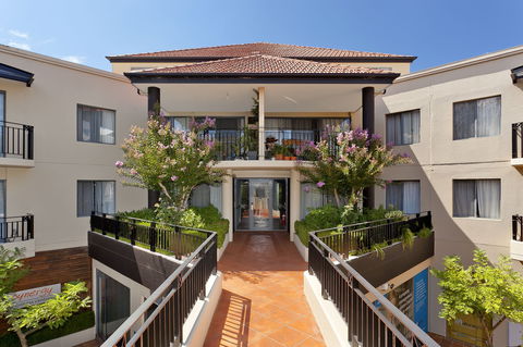 Astra Apartments The Griffin - Accommodation Coffs Harbour 2