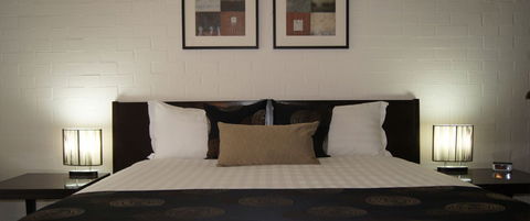 Blazing Stump Motel & Suites - Accommodation Coffs Harbour 0