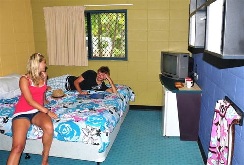 Nomads Cairns Backpackers Resort - Accommodation Coffs Harbour 2