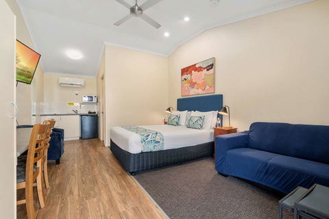 Caboolture Central Motor Inn, SureStay Collection - Accommodation Coffs Harbour 11