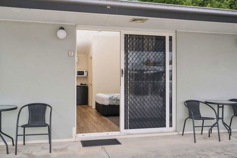 Caboolture Central Motor Inn, SureStay Collection - Accommodation Coffs Harbour 12