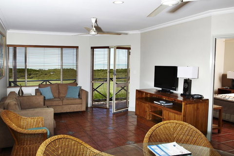Moonlight Bay Suites - Accommodation Coffs Harbour 0