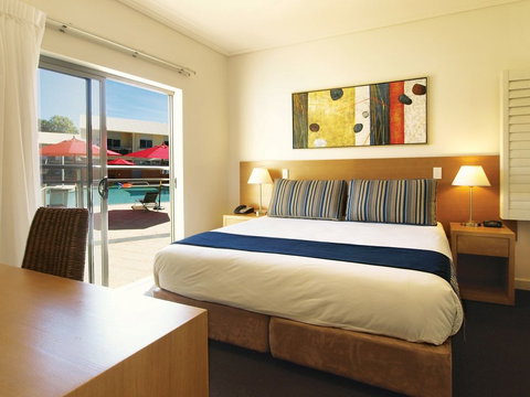 Oaks Broome - Accommodation Coffs Harbour 2