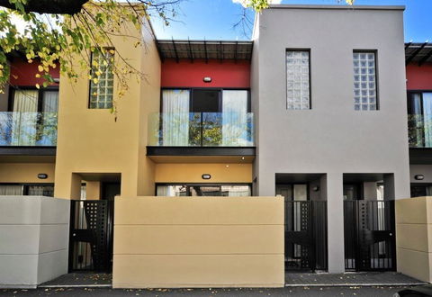 RNR Apartments, Adelaide - Accommodation Coffs Harbour 0