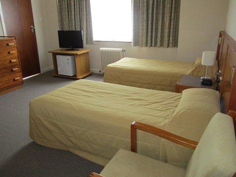 University House - ANU - Accommodation Coffs Harbour 3