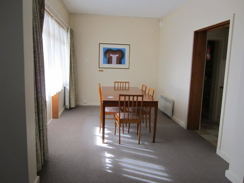 University House - ANU - Accommodation Coffs Harbour 37