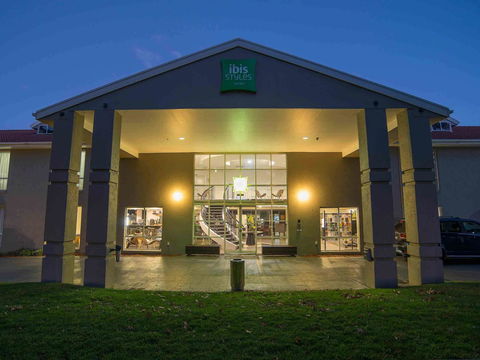 Ibis Styles Canberra - Accommodation Coffs Harbour 0