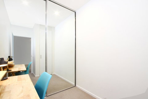 IQ Smart Apartments 704 Braddon ACT - Accommodation Coffs Harbour 1