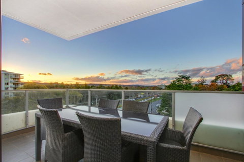 IQ Smart Apartments 704 Braddon ACT - Accommodation Coffs Harbour 7