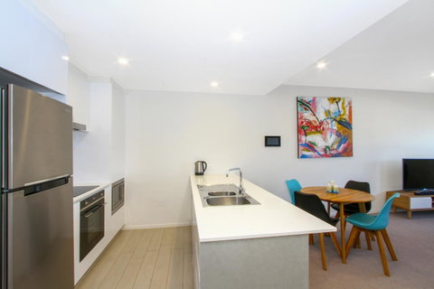 IQ Smart Apartments 704 Braddon ACT - Accommodation Coffs Harbour 4