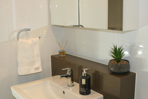 Modern Executive Apt@Barton*1BR*WiFi*Gym*Secure Parking*Canberra - Accommodation Coffs Harbour 3