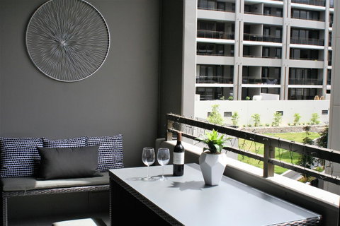 Modern Executive Apt@Barton*1BR*WiFi*Gym*Secure Parking*Canberra - Accommodation Coffs Harbour 2