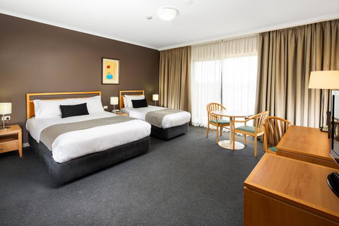 The Woden Hotel - Accommodation Coffs Harbour 0