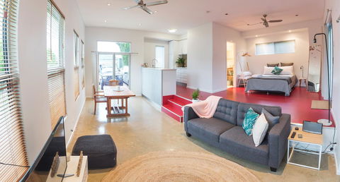 S T U D I O 22 Peaceful Retreat With Garden Views - Accommodation Coffs Harbour 2