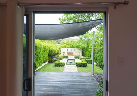 S T U D I O 22 Peaceful Retreat With Garden Views - Accommodation Coffs Harbour 12