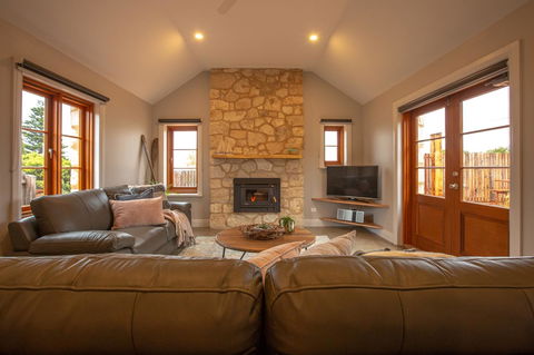 Lucy's Cottage - Accommodation Coffs Harbour 0