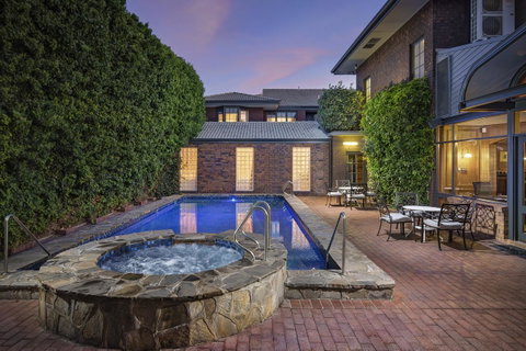 Adelaide Inn - Accommodation Coffs Harbour 1