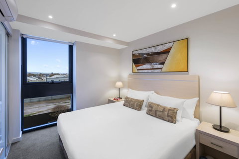 IStay Precinct Adelaide - Accommodation Coffs Harbour 1
