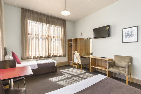Adelaide Paringa - Accommodation Coffs Harbour 8