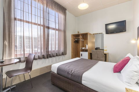 Adelaide Paringa - Accommodation Coffs Harbour 3