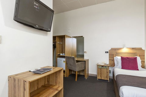 Adelaide Paringa - Accommodation Coffs Harbour 7
