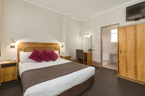 Adelaide Paringa - Accommodation Coffs Harbour 9