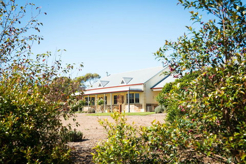 Barossa Vineyard Cottages - Accommodation Coffs Harbour 2