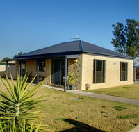 DBJ Holiday Units - Accommodation Coffs Harbour