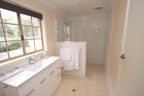 Clare Central - Accommodation Coffs Harbour 9