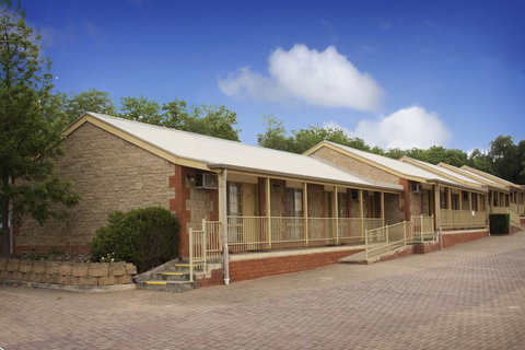Clare Central - Accommodation Coffs Harbour 7