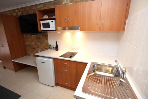 Clare Central - Accommodation Coffs Harbour 10