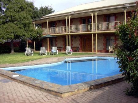 Clare Central - Accommodation Coffs Harbour 5