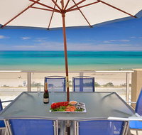 Adelaide Luxury Beach House - Accommodation Coffs Harbour