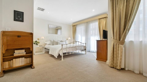 GOUGER 265 - Accommodation Coffs Harbour 12