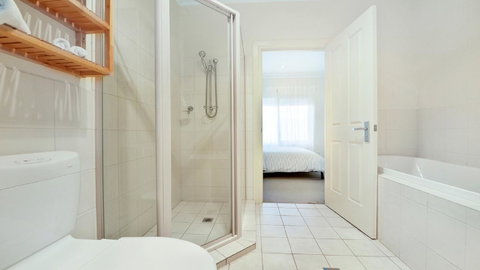 GOUGER 265 - Accommodation Coffs Harbour 11
