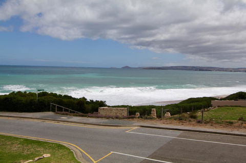 Southern Sands\' Beachfront Apartment - Accommodation Coffs Harbour 0